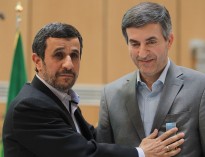 فاصله احمدی‌نژاد و مشایی٬ تاکتیکی است
