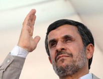 رهبر بارها به احمدی نژاد گفتند بعد از 10 شب کار نکن!