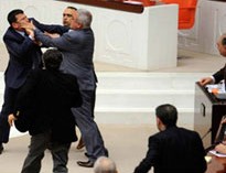 کتک‌کاری در پارلمان کویت بر سر یمن