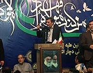 احمدی نژاد: سنت تاریخی است که یاران پیامبر را انحرافی بنامند
