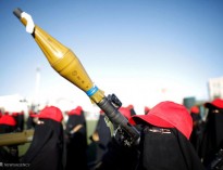 رژه زنان مسلح انصارالله در یمن‎