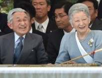 پارلمان ژاپن در اقدامی بی‌سابقه با کناره‌گیری امپراتور موافقت کرد