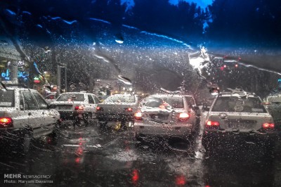 باران، معابر بزرگراهی و ورودی تهران را قفل کرد