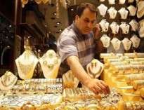 کاهش اندک قیمت‌ها در بازار طلا و ارز/ سکه همچنان ۲ میلیون تومانی است