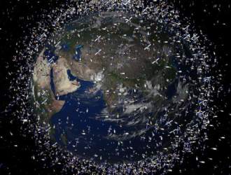 ماهواره‌های مرده زمین را تهدید می‌کنند