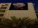 تصاویر شهید «سلیمانی» و «ابومهدی» بر ساختمان سفارت آمریکا