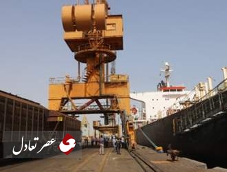 قطارها برای بارگیری وارد کشتی های ایرانی می شوند