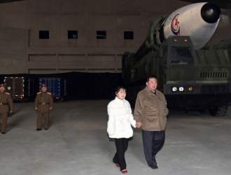 چرا رهبر کره شمالی از دخترش رونمایی کرد؟