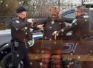 مشت  پلیس آمریکا به صورت زن سیاه‌پوست